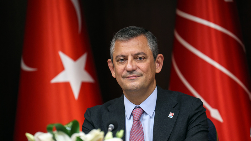 CHP Genel Başkanı Özgür Özel, 29 Ekim Cumhuriyet Bayramı dolayısıyla