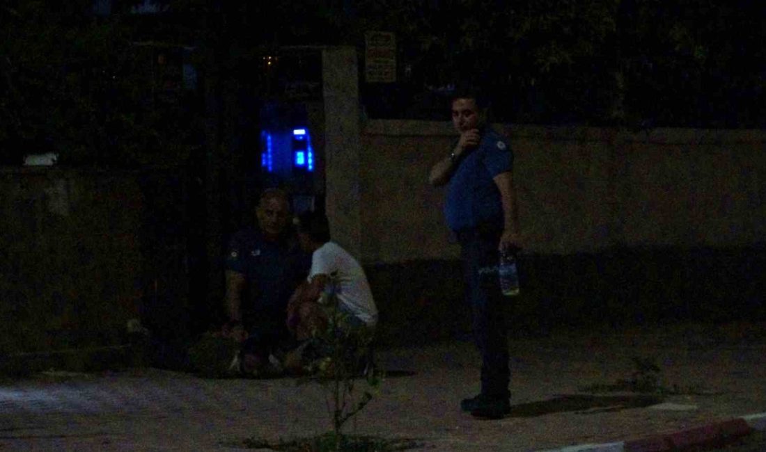 ANTALYA’DA PSİKOLOJİK SORUNLARI OLDUĞU İDDİA EDİLEN BİR GENÇ ELİNE ALDIĞI