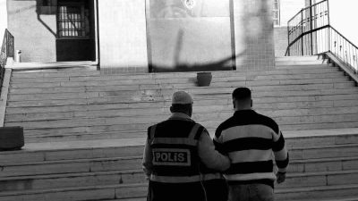 BİLECİK’TE HAKKINDA ARAMA KAYDI OLAN ŞAHIS EMNİYET GÜÇLERİ TARAFINDAN YAKALANDI.