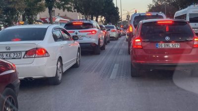 BİLECİK'TE YAŞANAN TRAFİK SORUNU ARDINDAN TÜM KURUMLARI GEZEREK DİLEKÇE VERDİ