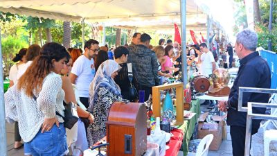 ANTALYA BÜYÜKŞEHİR BELEDİYESİ’NİN DÜZENLEDİĞİ ANTİKACILAR VE NOSTALJİ FESTİVALİNE ANTALYALILAR AKIN