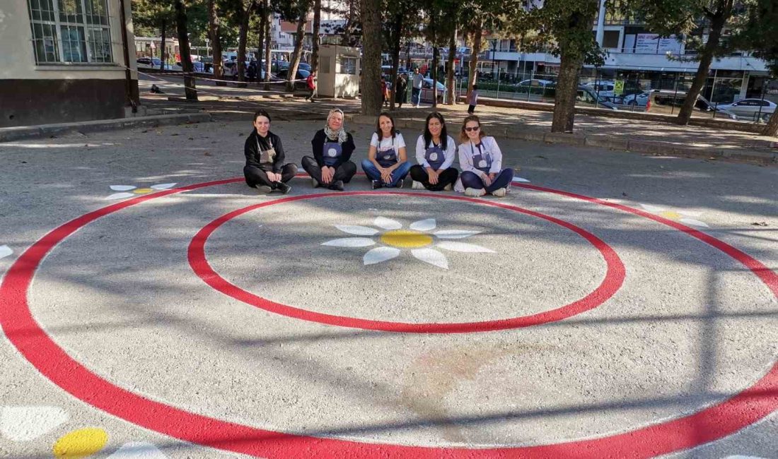 BOZÜYÜK'TE "BENİM RENKLİ BAHÇEM" PROJESİ