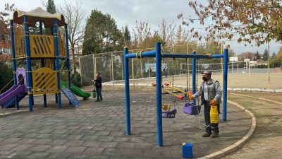 BOZÜYÜK'TE ÇOCUK PARKLARI DEZENFEKTE  EDİLİYOR