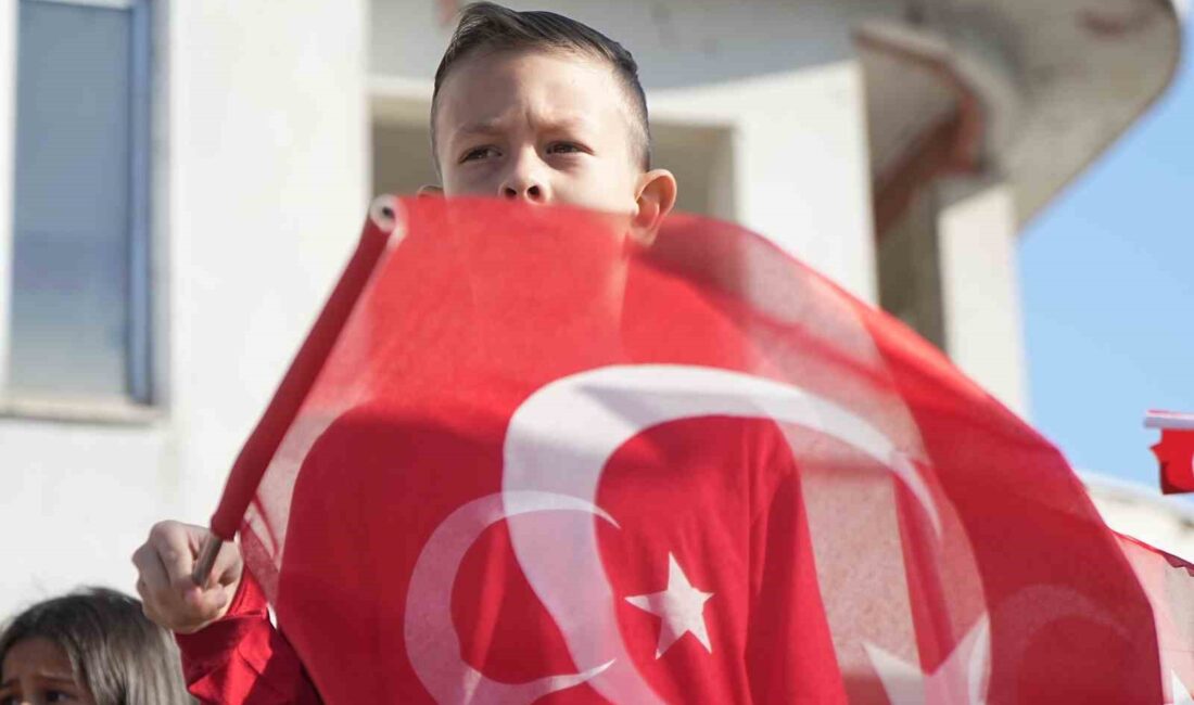 BURSA'DA CUMHURİYET'İN İLANININ 101. YILDÖNÜMÜ BÜYÜK COŞKUYLA KUTLANDI. KUTLAMALARA BİNLERCE