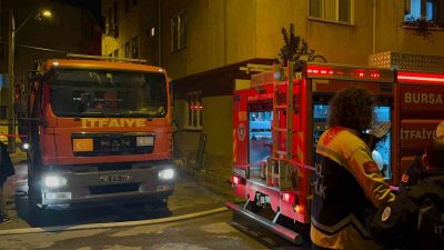 BURSA'NIN OSMANGAZİ İLÇESİNDE BİR EVDE ÇIKAN YANGINDA YATALAK HASTA AĞIR