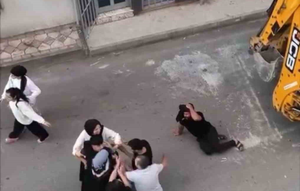 BURSA’DA KÜREKLİ YUMRUKLU KAVGA KAMERADA