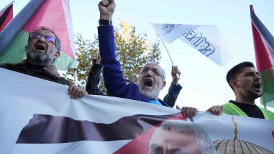 BURSA'DA GAZZE DAYANIŞMA PLATFORMU ÜYELERİ, SALDIRIDA HAYATINI KAYBEDEN HAMAS SİYASİ