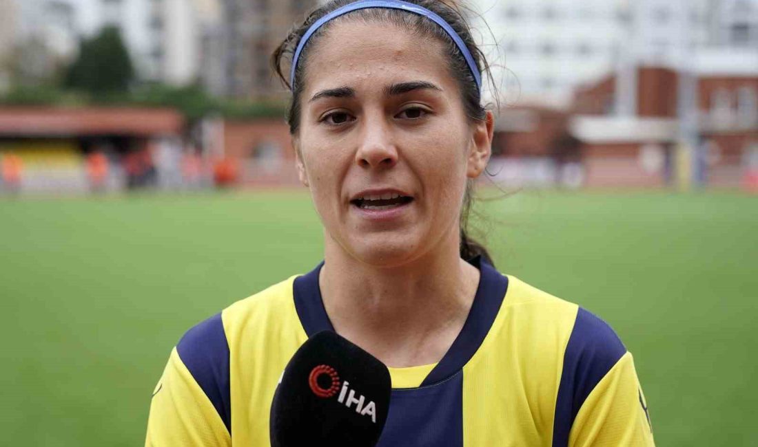 FENERBAHÇE KADIN FUTBOL TAKIMI OYUNCULARINDAN BUSEM ŞEKER, FENERBAHÇE - GALATASARAY