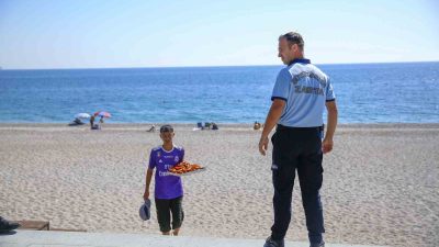 SEYYAR SATICI VE DİLENCİ DENETİMİ YAPANN ZABITA EKİPLERİ, 724 ADET