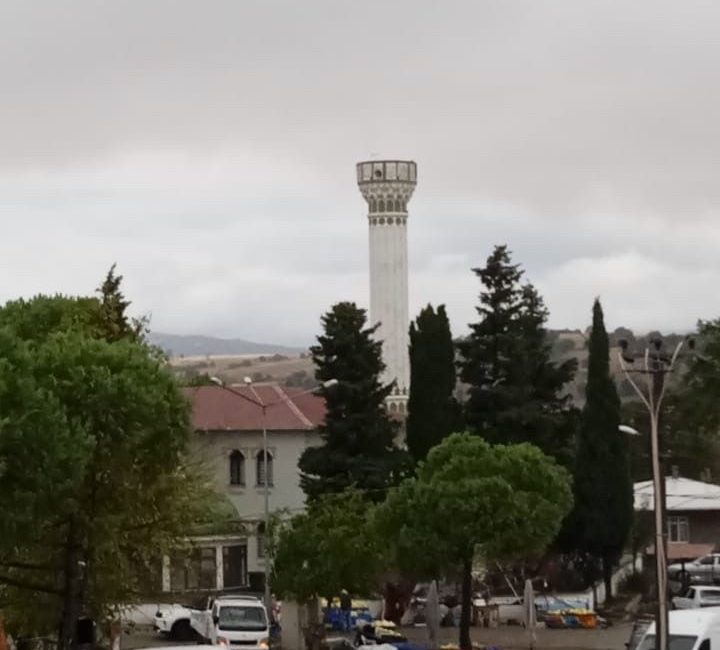 ÇANAKKALE’NİN BİGA İLÇESİNDE ETKİLİ OLAN SAĞANAK YAĞIŞ VE FIRTINADA YILDIRIM