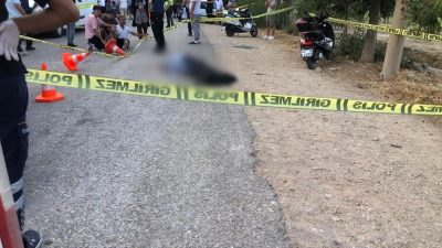 ÇARPTIĞI MOTOSİKLETLİNİN ÖLÜMÜNE SEBEP OLAN EHLİYETSİZ SÜRÜCÜ TUTUKLANDI