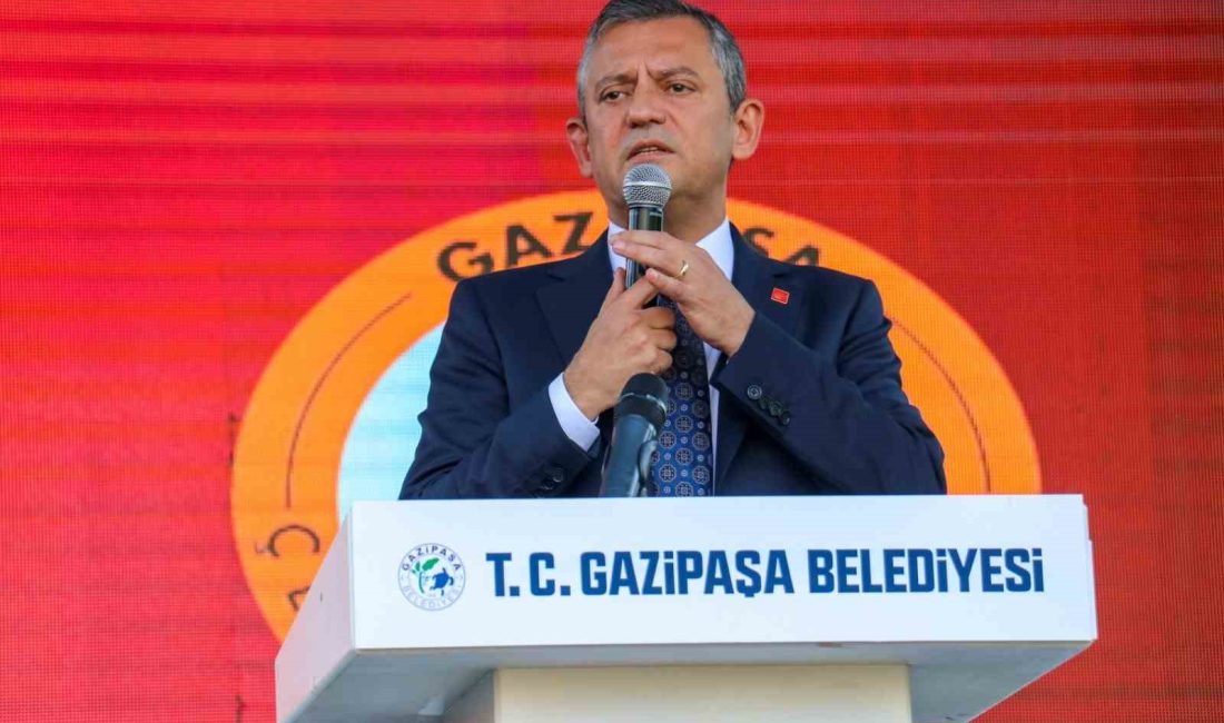 ANTALYA'NIN GAZİPAŞA İLÇESİNDE  FESTİVAL AÇILIŞI ÖNCESİ PARTİLİLERLE BİR ARAYA
