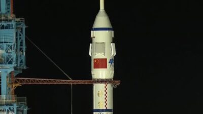 Çinli 3 astronotu Tiangong Uzay İstasyonu’na ulaştırmayı hedefleyen Long March-2F