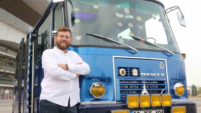 ESKİŞEHİR'DE YAŞAYAN UĞUR ÇETİN, ÖĞRENCİYKEN BİNDİĞİ DOLMUŞU 2 MİLYON TL