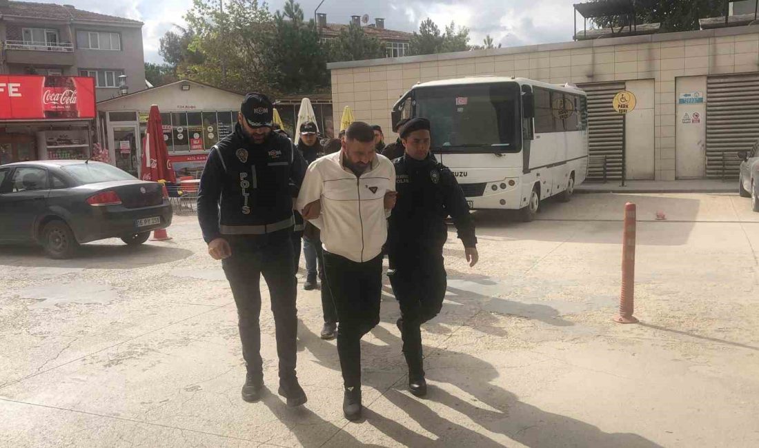 BURSA'NIN İNEGÖL İLÇESİNDE EMNİYET MÜDÜRLÜĞÜ EKİPLERİNCE DÜZENLENEN OPERASYONDA YAKALANAN 6