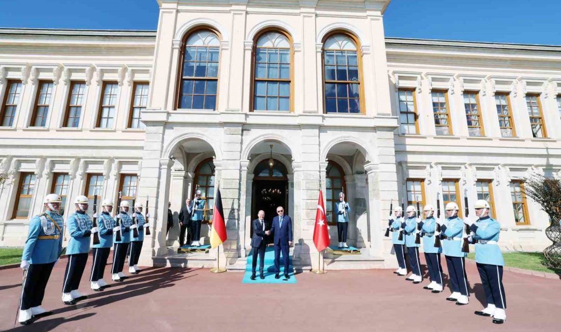 CUMHURBAŞKANI RECEP TAYYİP ERDOĞAN, ALMANYA BAŞBAKANI OLAF SCHOLZ'U DOLMABAHÇE ÇALIŞMA