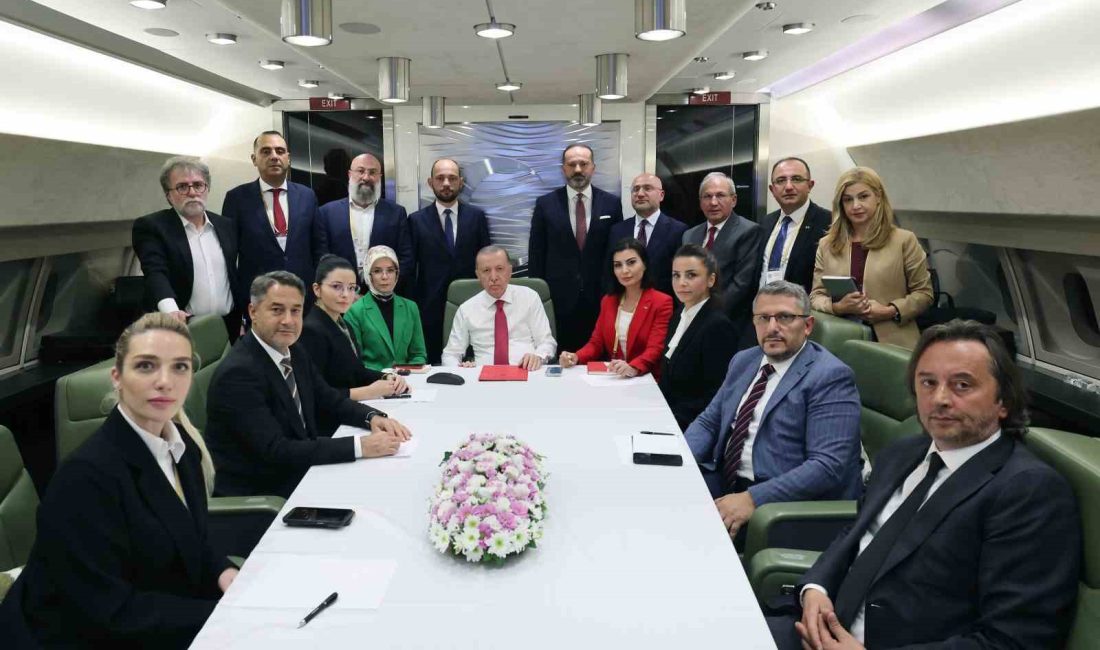 CUMHURBAŞKANI ERDOĞAN, ARNAVUTLUK VE SIRBİSTAN'A GERÇEKLEŞTİRDİĞİ RESMİ ZİYARETLERİN ARDINDAN DÖNÜŞÜNDE
