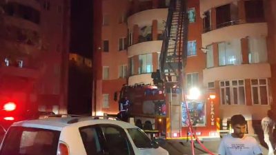 MALATYA'NIN DARENDE İLÇESİNDE BİR SİTEDE ÇIKAN YANGIN MADDİ HASARA YOL