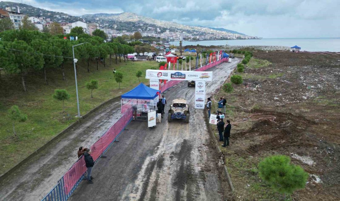 TÜRKİYE OFF-ROAD ŞAMPİYONASI, TRABZON'DA DENİZ KENARINDA KURULAN PİSTTE GERÇEKLEŞEN SEYİRCİ