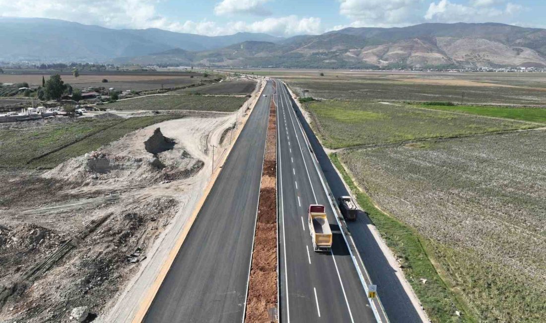 HATAY’DA DEPREMDE HASAR GÖREN HAVALİMANI YOLU YENİLENEREK VATANDAŞLARIN HİZMETİNE AÇILDI.