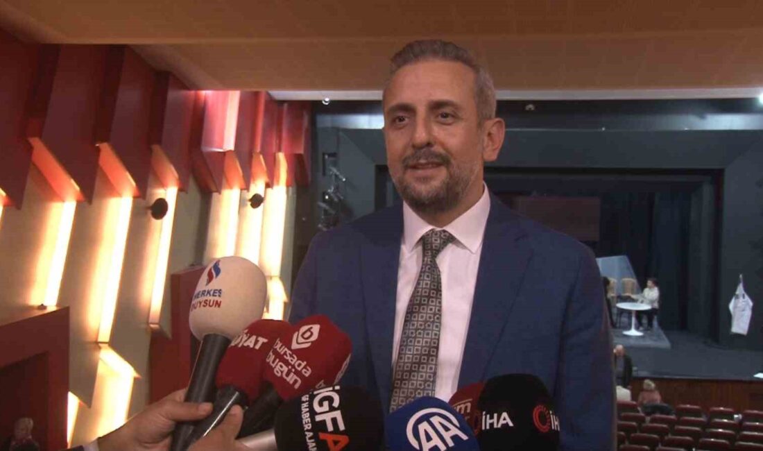 BURSA DEVLET TİYATROSU 53 YILDIR ARALIKSIZ DÜZENLEDİĞİ FERAİZCİZADE GENÇLİK TİYATRO