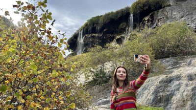 HAZAN MEVSİMİNİN BİRBİRİNDEN GÜZEL TONLARINI KUŞANAN DOĞADA, SERİN SULARINI YAKLAŞIK