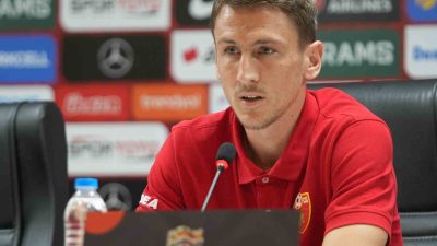 KARADAĞ MİLLİ TAKIMI VE NEFTÇİ BAKÜ OYUNCUSU EDVİN KUC, GRUPTAKİKÖTÜ