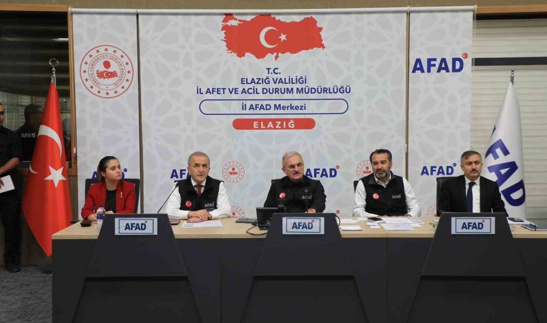 ELAZIĞ'DA HİSSEDİLEN 5,9 BÜYÜKLÜĞÜNDEKİ DEPREM SONRASI ŞEHİRDE 16 AĞIR HASARLI
