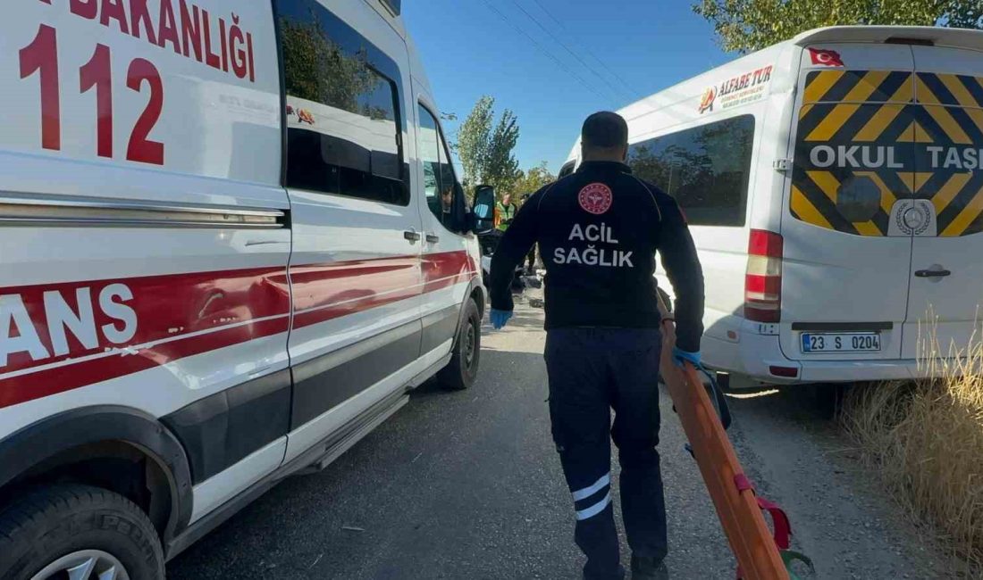 ELAZIĞ'DA OTOMOBİL İLE ÖĞRENCİ SERVİSİ ÇARPIŞTI:2'Sİ AĞIR 4 YARALI