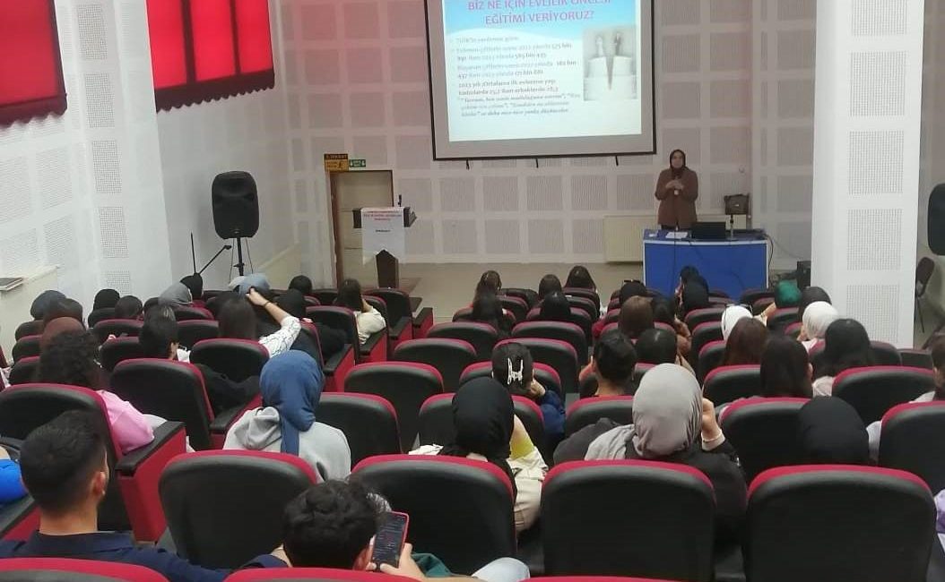 EMET MYO’DA, “EVLİLİK ÖNCESİ HAYAT ARKADAŞIMI NASIL SEÇERİM?” BAŞLIKLI EĞİTİM