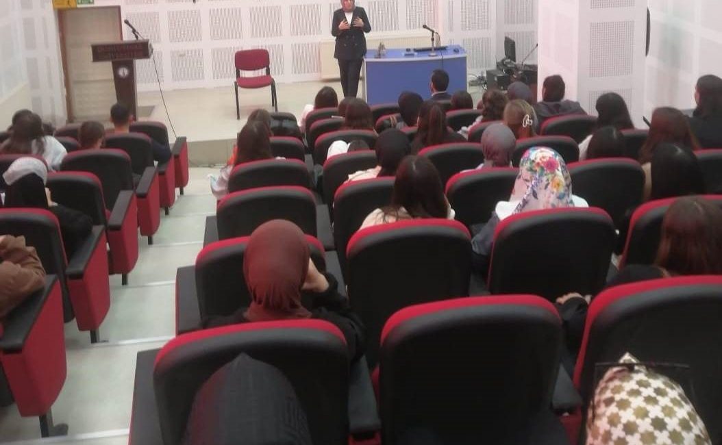 EMET MYO'DA SOSYAL HİZMET KURULUŞLARI TANITILDI