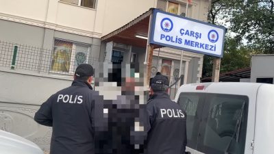 EMNİYET MÜDÜRLÜĞÜ ÖNÜNDE HIZ SINIRLARINI AŞAN MOTOSİKLETLİ CEZADAN KAÇAMADI