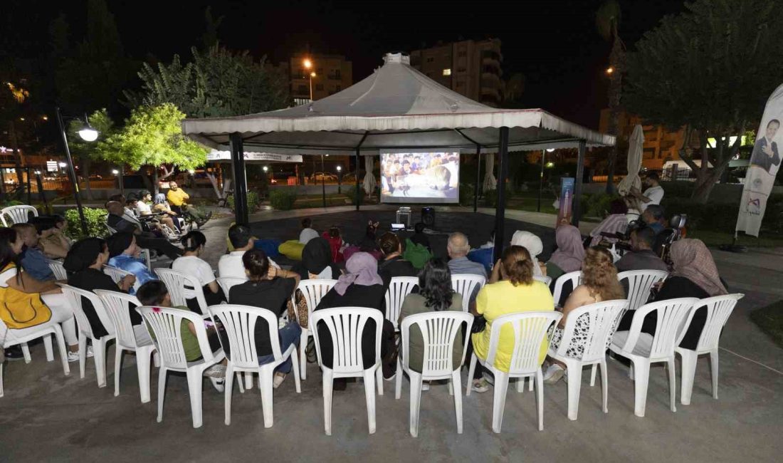 MERSİN BÜYÜKŞEHİR BELEDİYESİNİN ENGELSİZ YAŞAM PARKI'NDA DÜZENLEDİĞİ ETKİNLİKTE ENGELLİLER SİNEMA