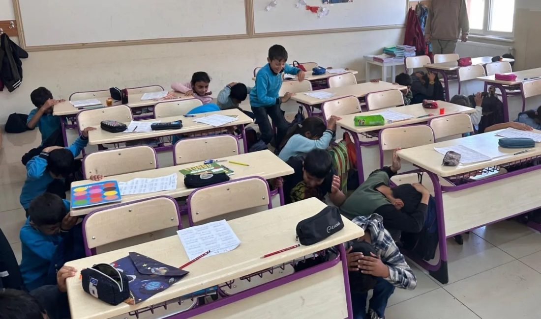 ERZİNCAN’DA DEPREMDEN 6 KİŞİ ETKİLENDİ