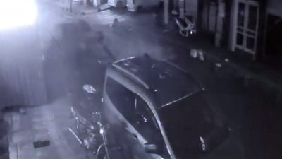 ESENLER'DE YAKLAŞIK 15 GÜNDÜR BOŞ OLAN BİNANIN ÇATISINDA YAŞANAN ÇÖKME