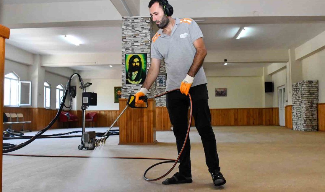 VATANDAŞLARIN İBADETLERİNİ SAĞLIKLI VE TEMİZ BİR ORTAMDA YAPABİLMESİ İÇİN ÇALIŞAN