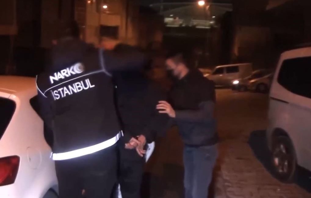 ESENYURT VE AVCILAR'DA UYUŞTURUCU SATICILARINA YÖNELİK EŞ ZAMANLI DÜZENLENEN ŞAFAK