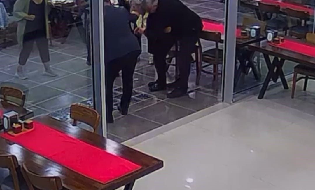 ANKARA’DA, FIFA KOKARTLI ESKİ HAKEM SELÇUK DERELİ, NEFES BORUSUNA YEMEK