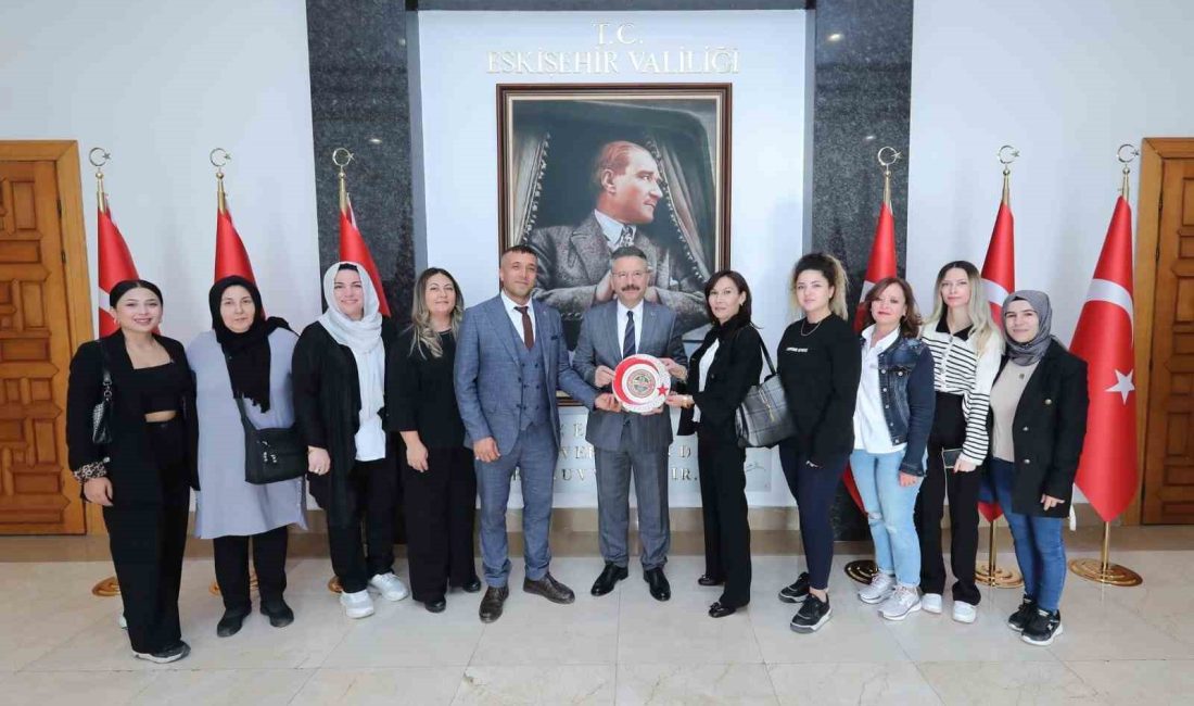 ESKİŞEHİR GASTRONOMİ DERNEĞİ YÖNETİM KURULU, ESKİŞEHİR VALİSİ HÜSEYİN AKSOY’U MAKAMINDA