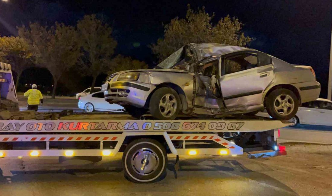 ESKİŞEHİR’DE 2 OTOMOBİLİN ÇARPIŞMASI SONUCUNDA MEYDANA GELEN TRAFİK KAZASINDA 1’İ
