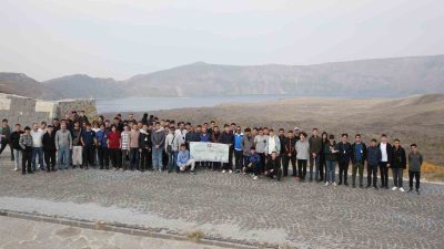 ESKİŞEHİR VE ÇEŞİTLİ İLLERDEKİ ÖĞRENCİLER MÂZİDEN ÂTİYE AHLAT PROGRAMI ÇERÇEVESİNDE