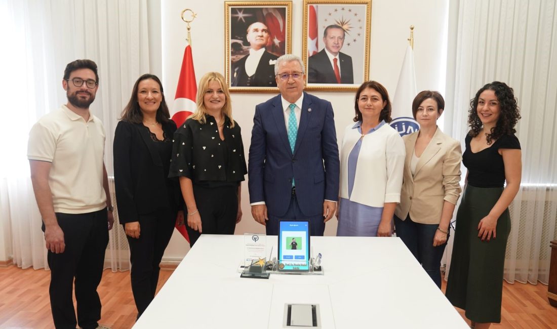 DİŞ HEKİMLİĞİ FAKÜLTESİ DEKANI PROF. DR. NAZAN ERSİN, PROJE YÜRÜTÜCÜSÜ