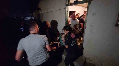 TOKAT'TA GÖÇÜK ALTINDA KALAN KADINA, SAĞLIK ÇALIŞANININ AMBULANSLA HASTANEYE GİDENE