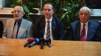 MUŞ'TA PARTİSİNİN DÜZENLEDİĞİ BASIN TOPLANTISINDA KONUŞAN YENİDEN REFAH PARTİSİ GENEL