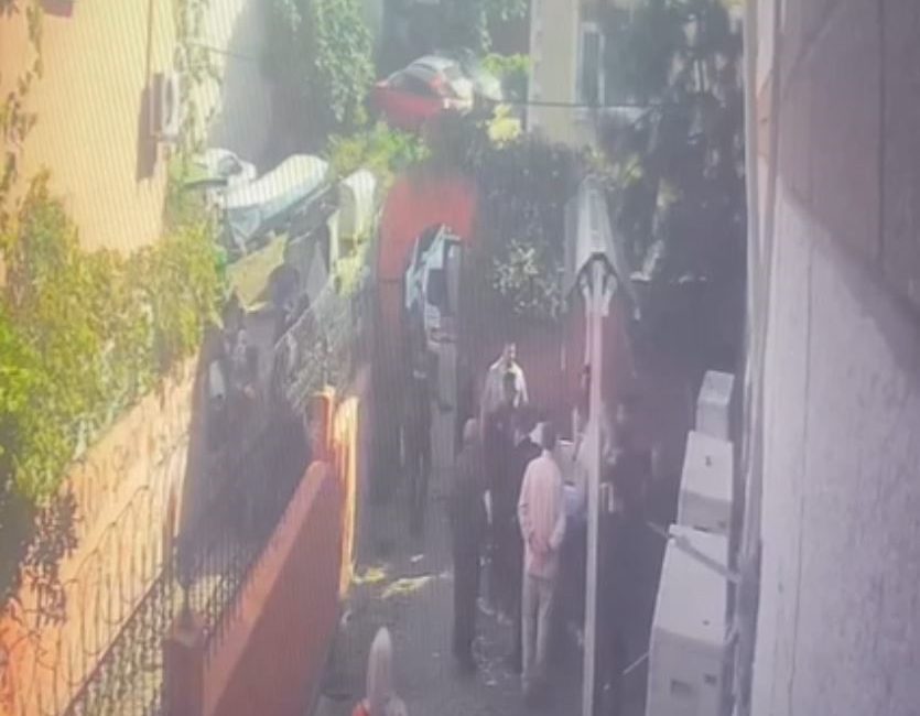 İSTANBUL'UN FATİH İLÇESİNDE GIRTLAK KANSERİ TEDAVİSİ GÖREN VE DÜN SABAH
