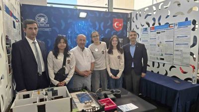 KÜTAHYA NAFİ GÜRAL FEN LİSESİ VE FATİH ORTAOKULU KUVEYT'TE TÜRKİYE'Yİ