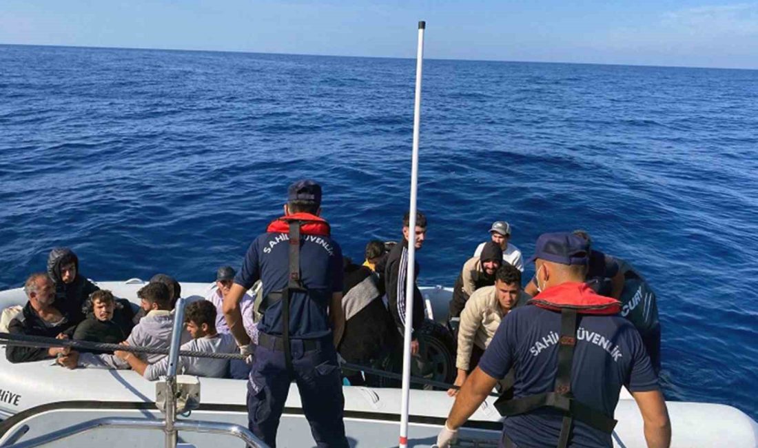 MUĞLA’NIN FETHİYE DALAMAN İLÇESİ AÇIKLARINDA MOTOR AIZASI YAPAN LASTİK BOT