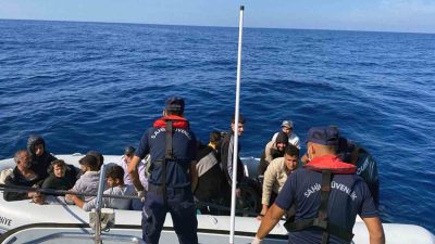 MUĞLA’NIN FETHİYE DALAMAN İLÇESİ AÇIKLARINDA MOTOR AIZASI YAPAN LASTİK BOT