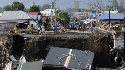 FİLİPİNLER’DE ETKİLİ OLAN TRAMİ TROPİK FIRTINASI’NIN YOL AÇTIĞI SEL VE