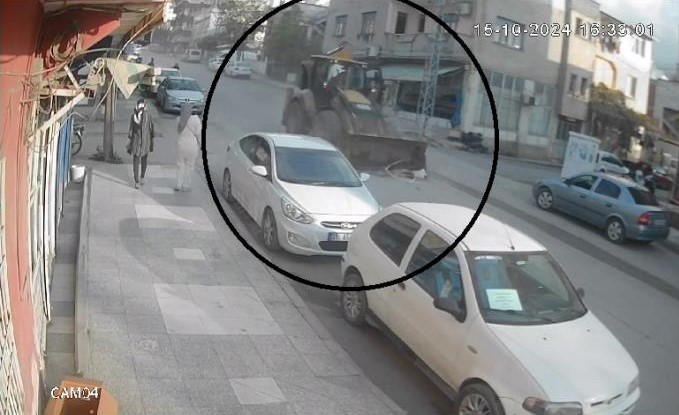 HATAY'DA FREN SİSTEMİNDE ARIZA OLUŞAN KEPÇE 7 ARACA ÇARPTI, KAZADA